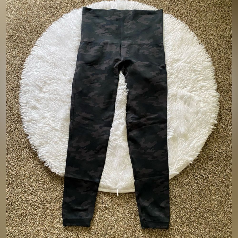 SPANX Camo Seamless Leggings Womens Size XL‎